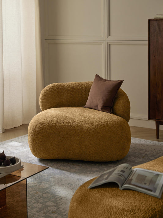 Albariza Lounge Chair in Teddy Bouclé
