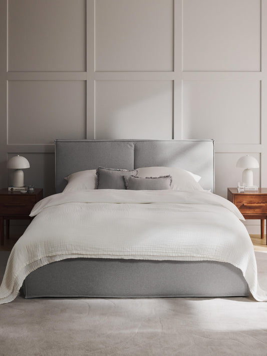 Drevalis Upholstered Storage Bed