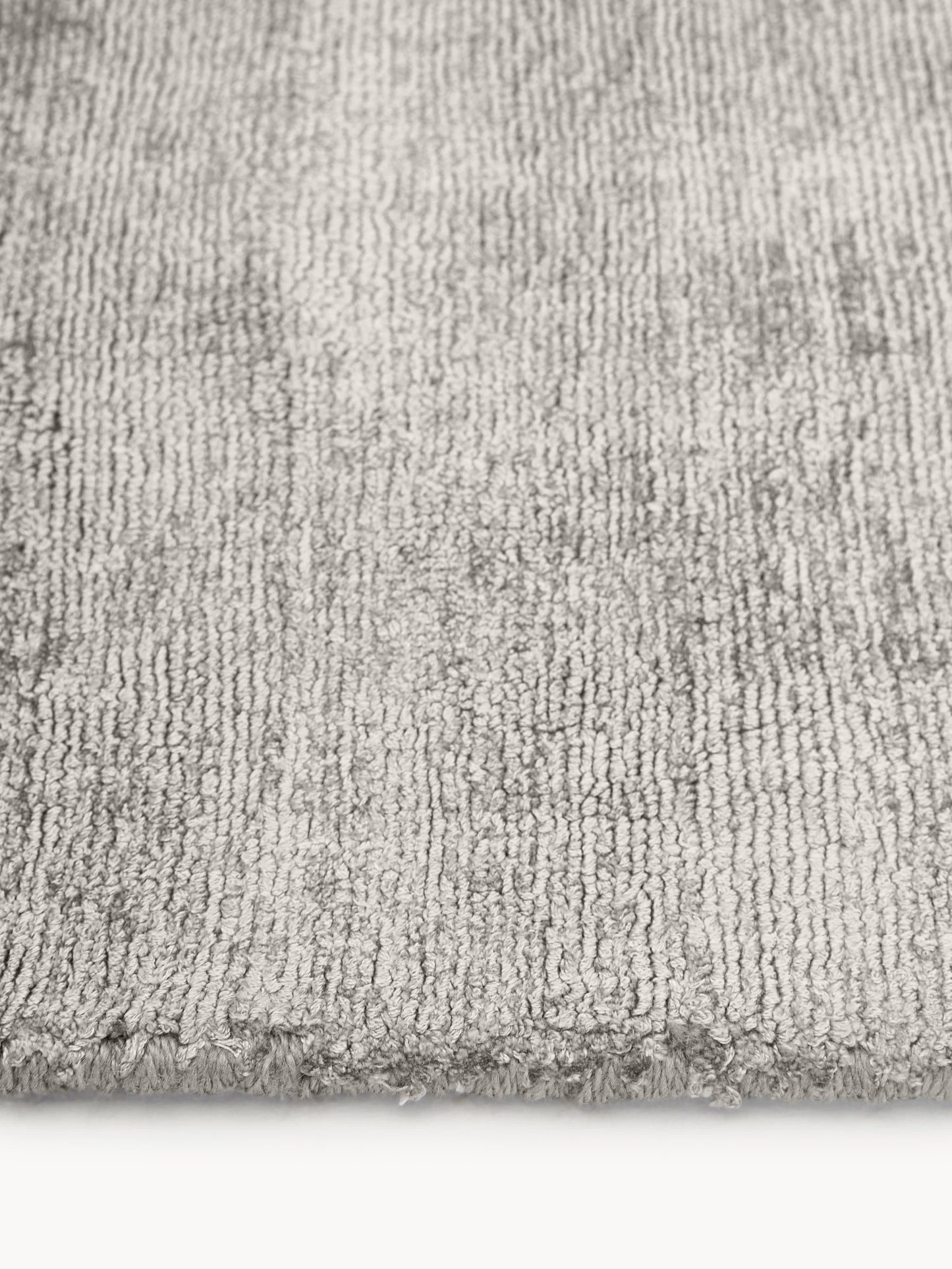 Jarielle Rug in Viscose, Hand-Woven