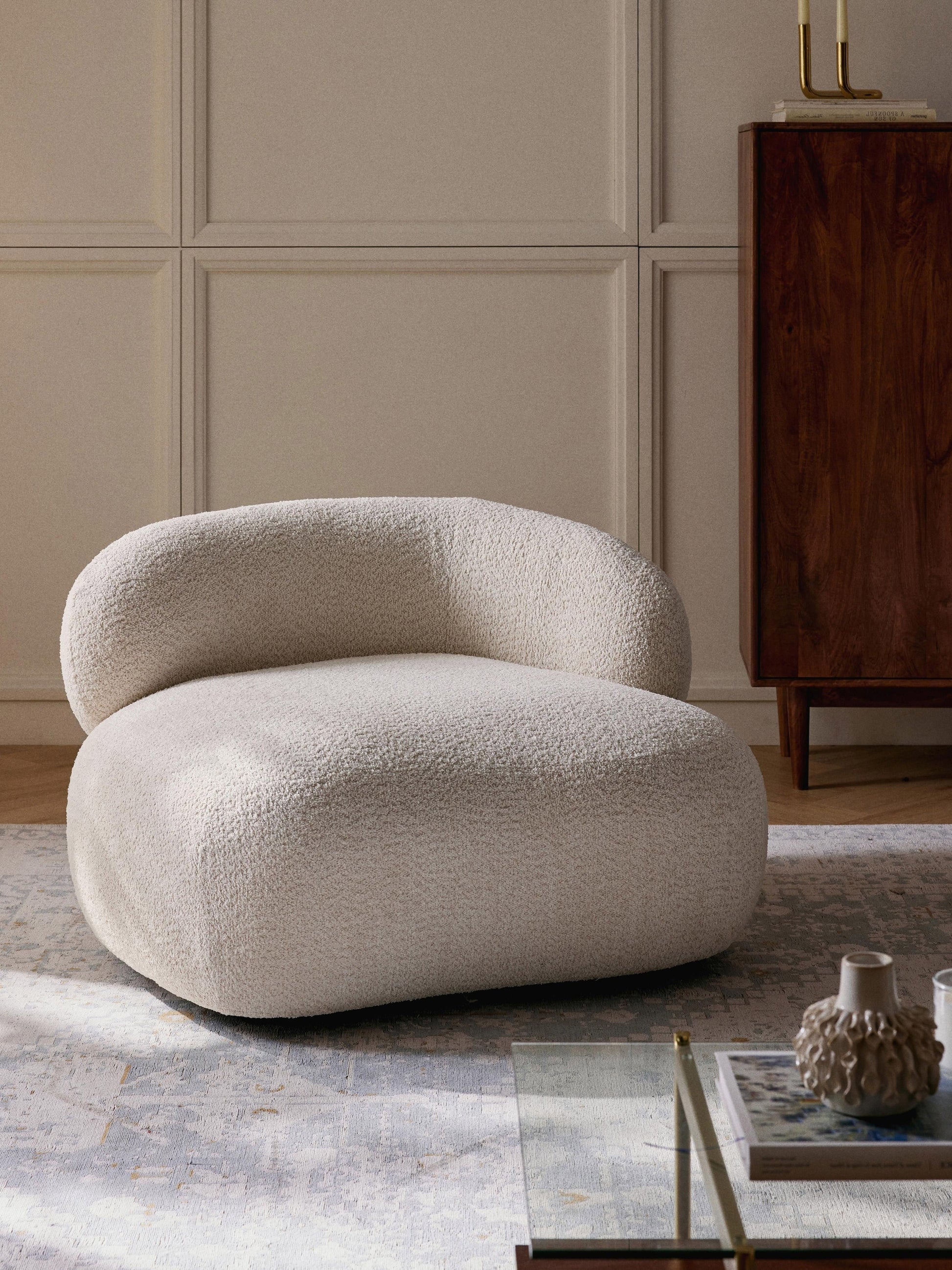 Albariza Lounge Chair in Teddy Bouclé