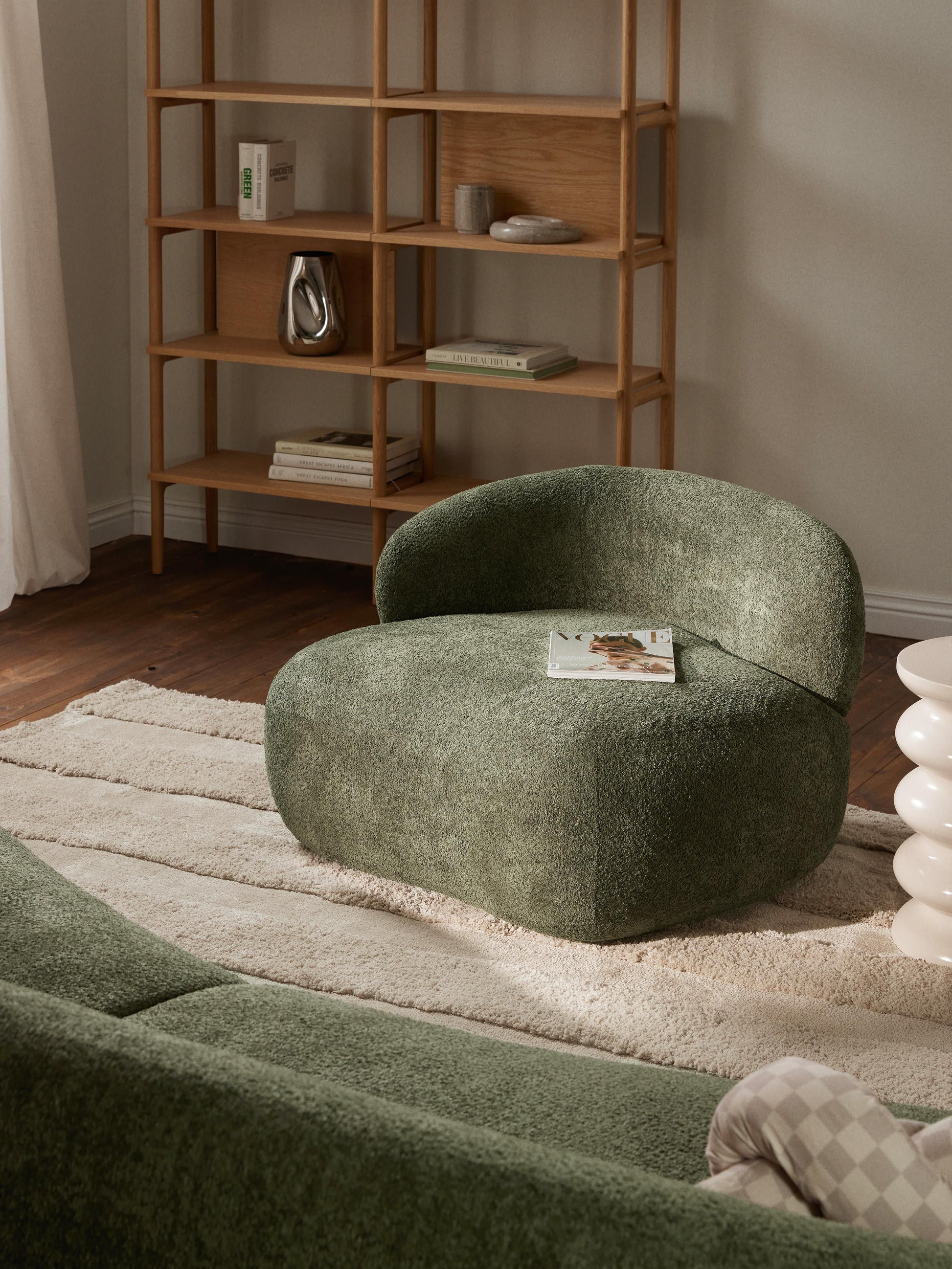 Albariza Lounge Chair in Teddy Bouclé