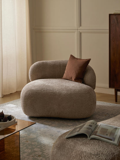 Albariza Lounge Chair in Teddy Bouclé