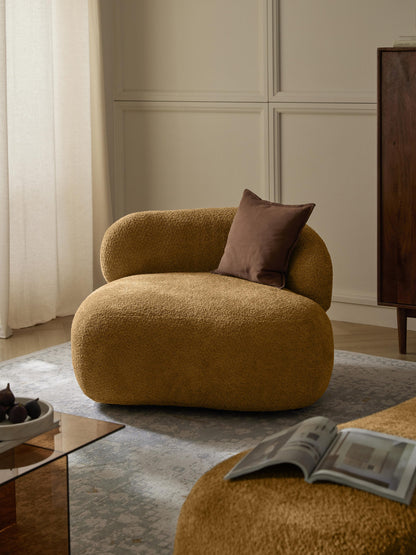 Albariza Lounge Chair in Teddy Bouclé
