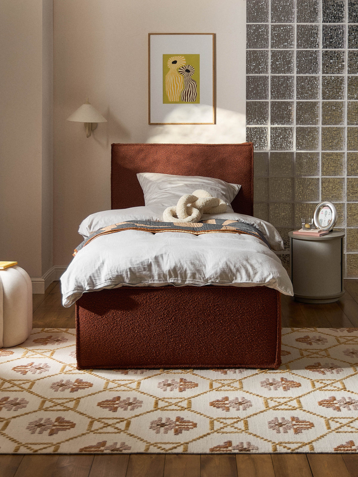Drevalis Single Bed in Bouclé