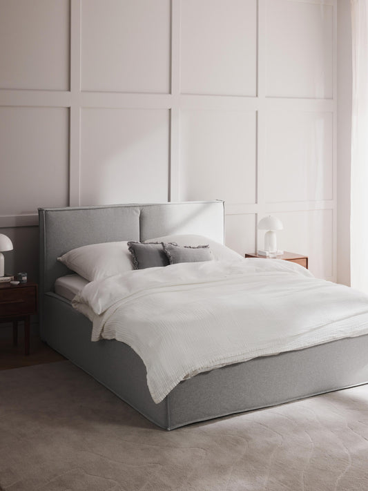 Drevalis Upholstered Bed