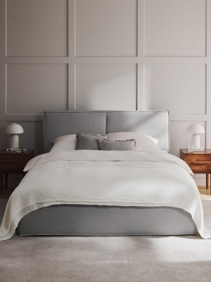 Drevalis Upholstered Storage Bed