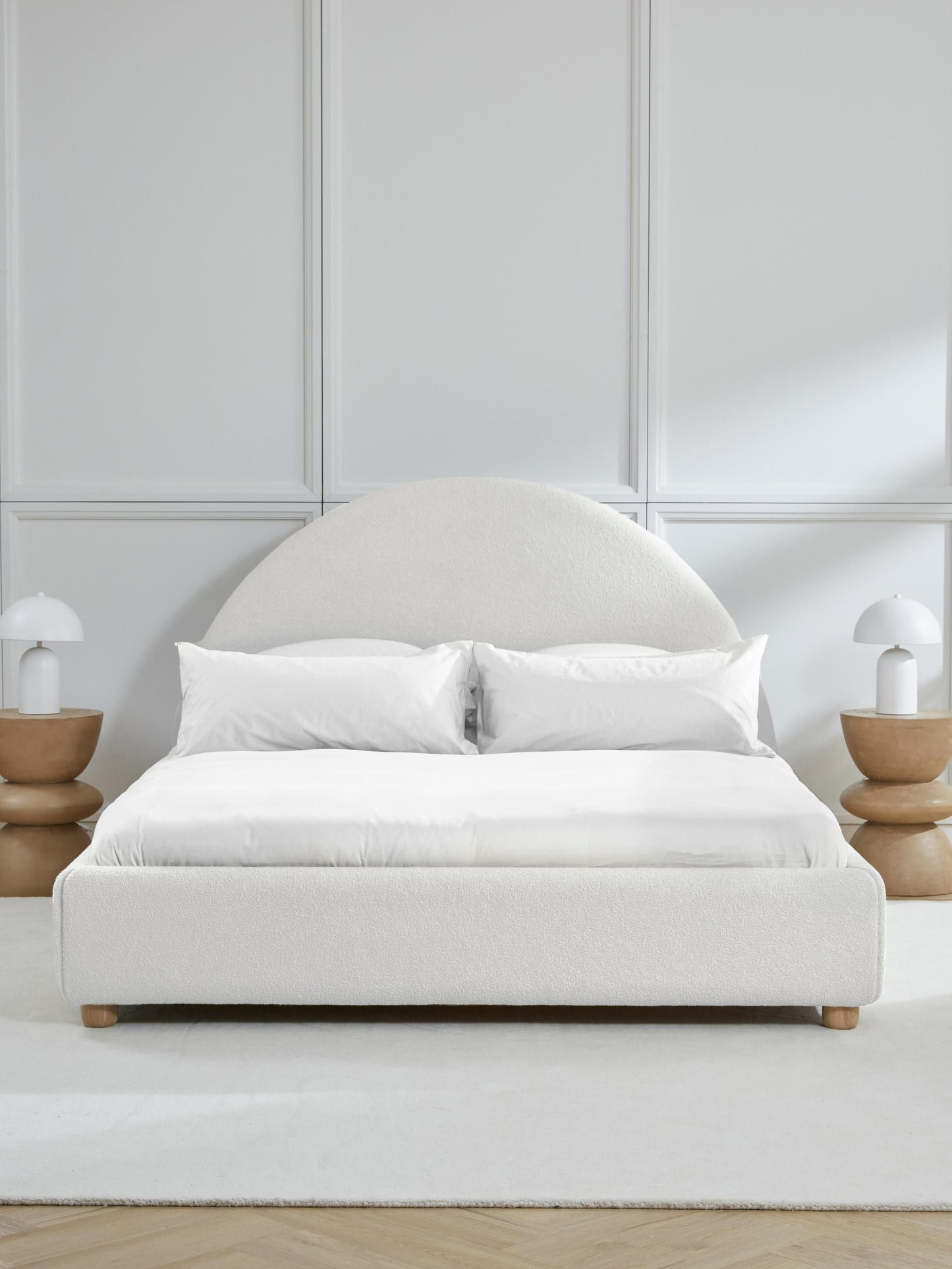 Ebbenhal Upholstered Bed in Teddy with Storage