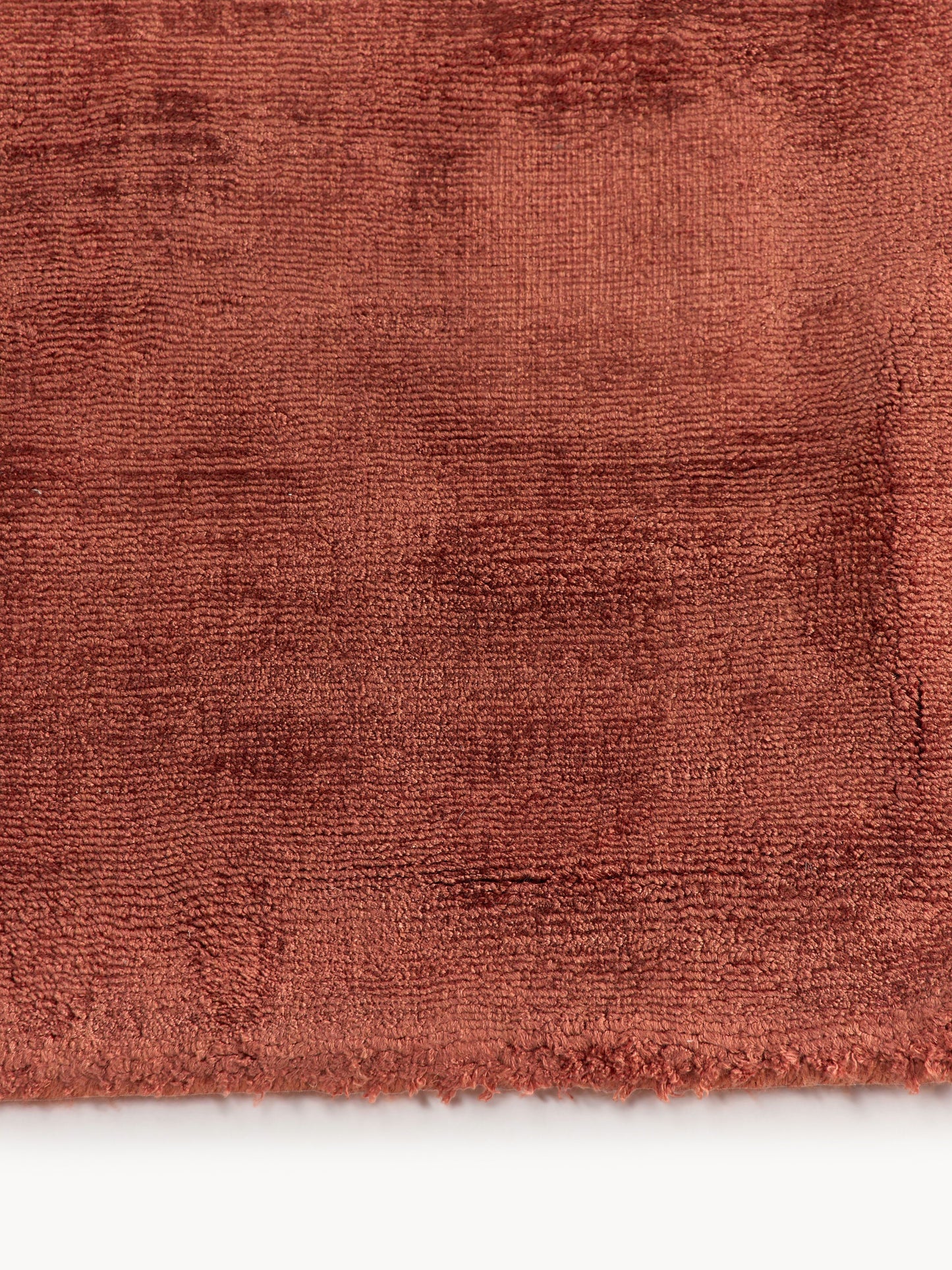 Jarielle Rug in Viscose, Hand-Woven