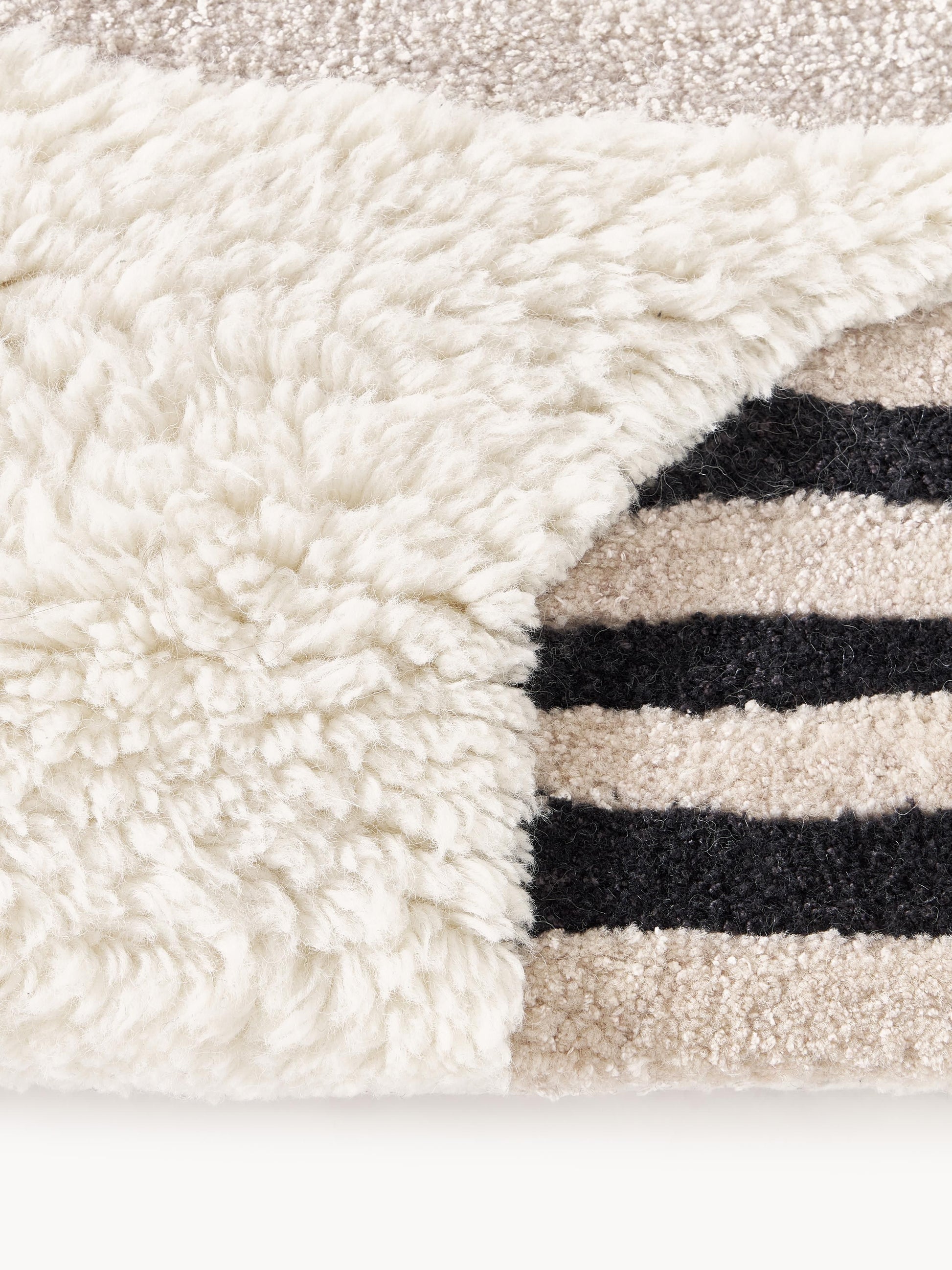 Roscarde Wool Rug with High-Low Texture, Hand-Tufted