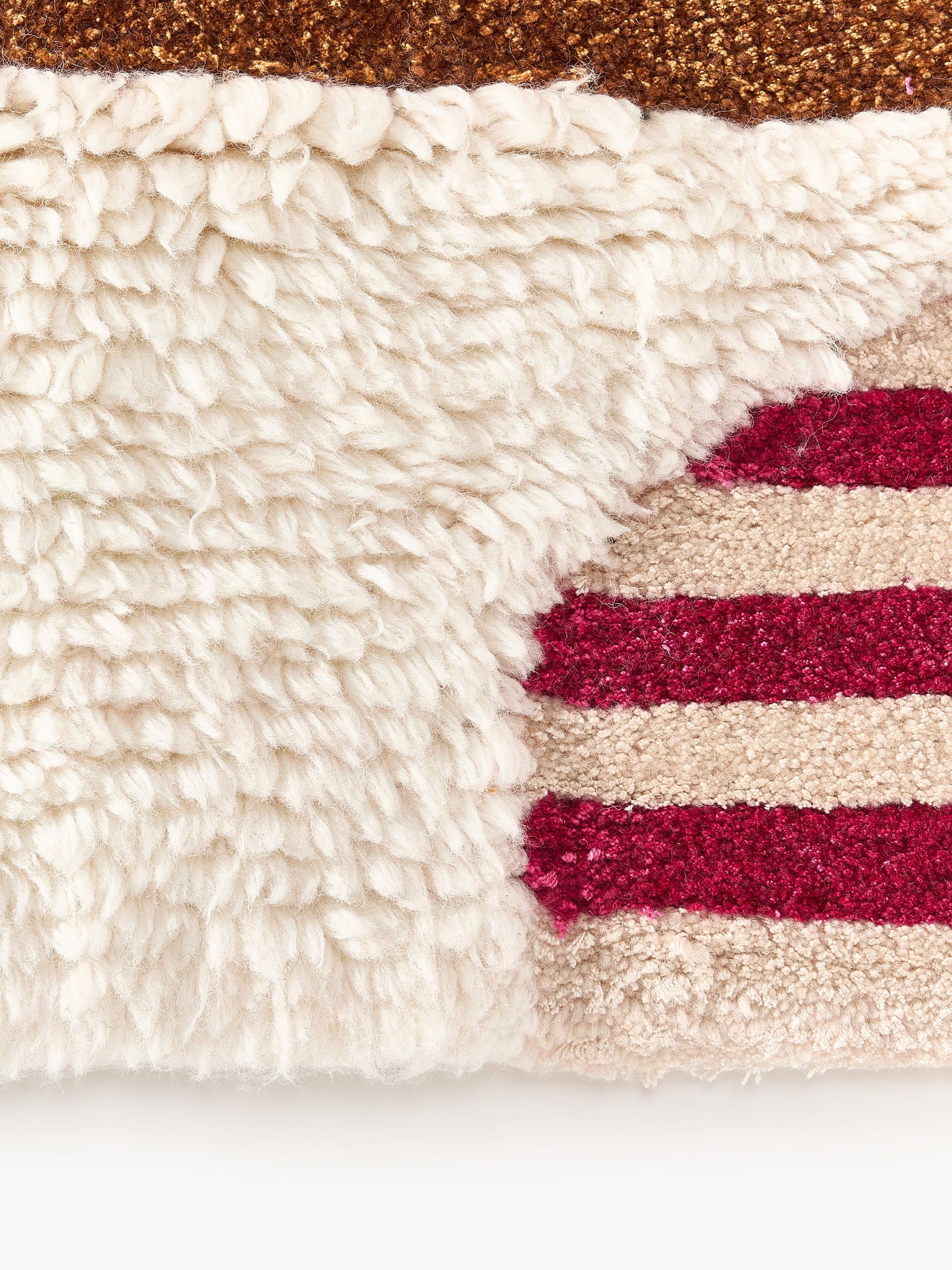 Roscarde Wool Rug with High-Low Texture, Hand-Tufted